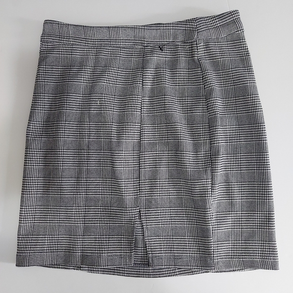 Chic Vintage Plaid Pencil Skirt Stretchy Fabric, Classic Design - Picture 2 of 4